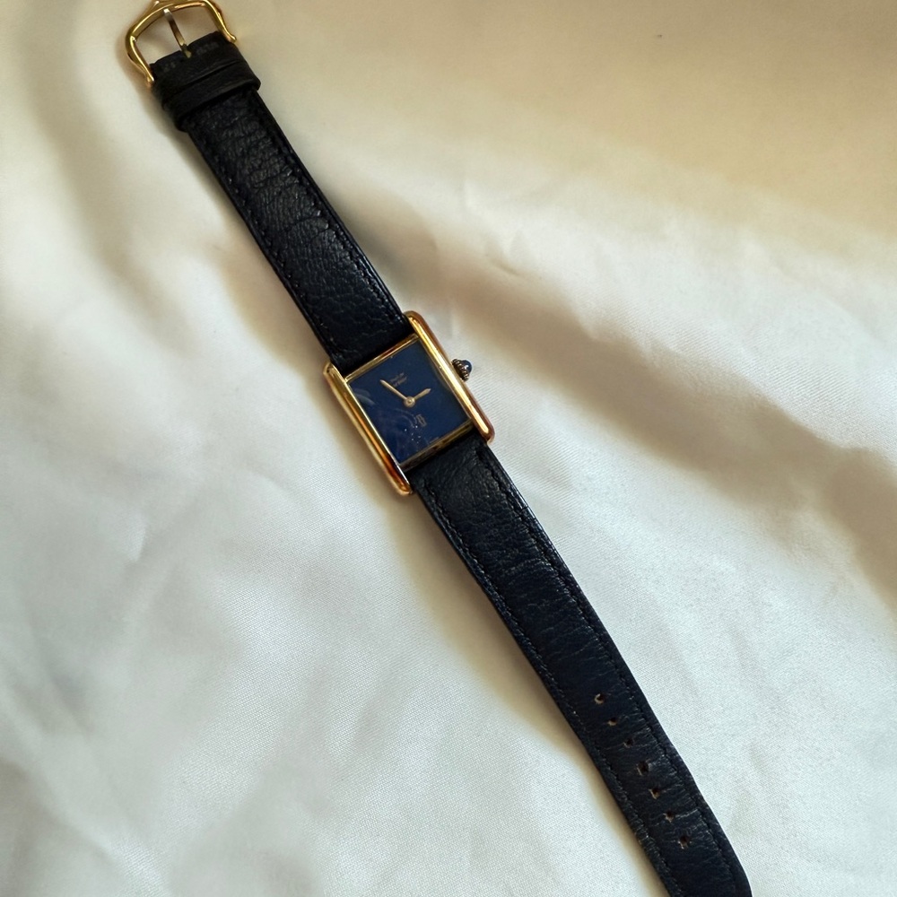 SOLD!!! Cartier Must Tank Watch